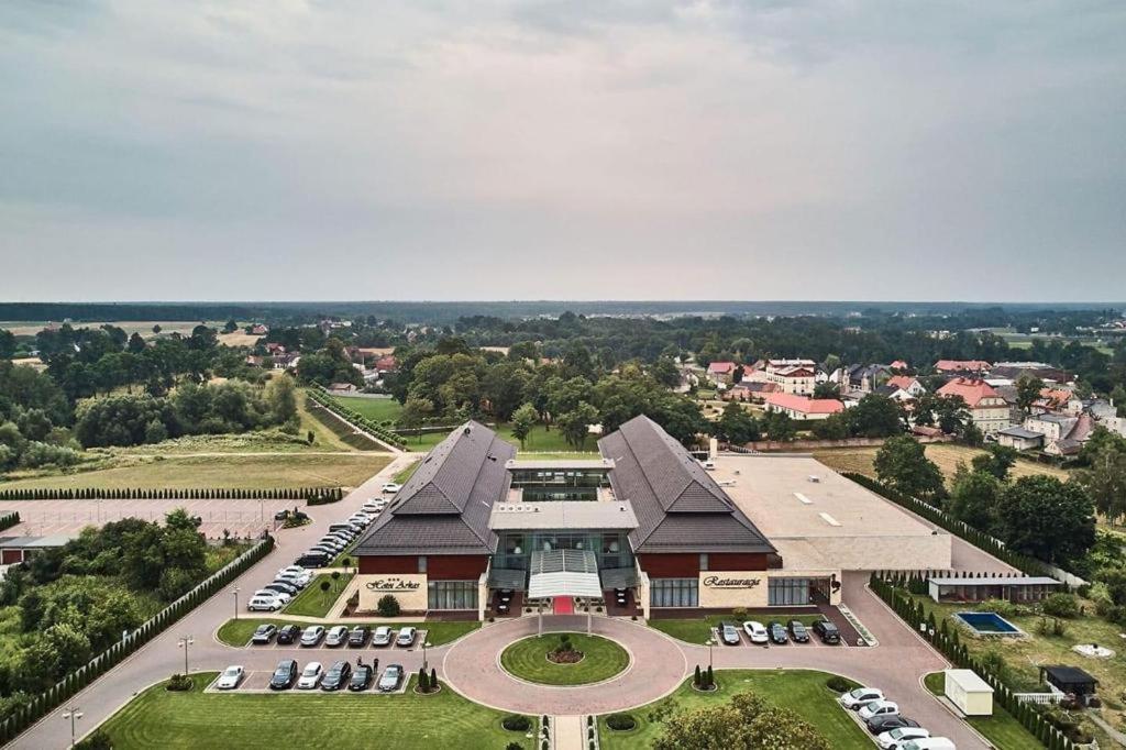 阿卡斯酒店 Prószków 外观 照片